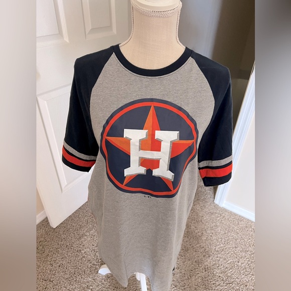 Houston Astros 💙🧡jersey T-shirt. Gray with navy and orange details size medium. - Picture 1 of 6